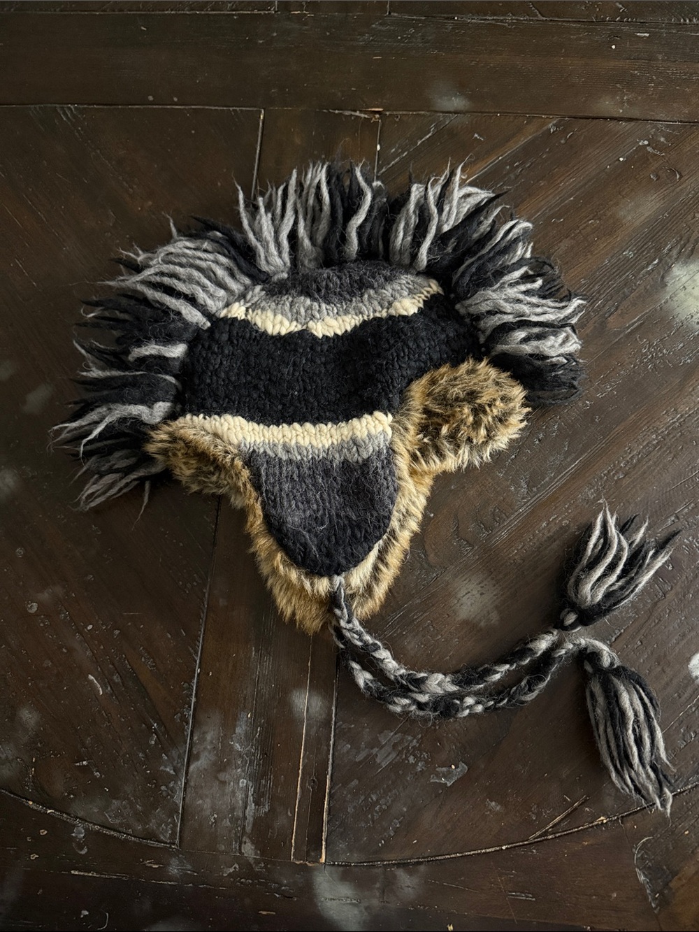 American Eagle Fur Lined Knit Earflap Hat in Black, Gray & Cream